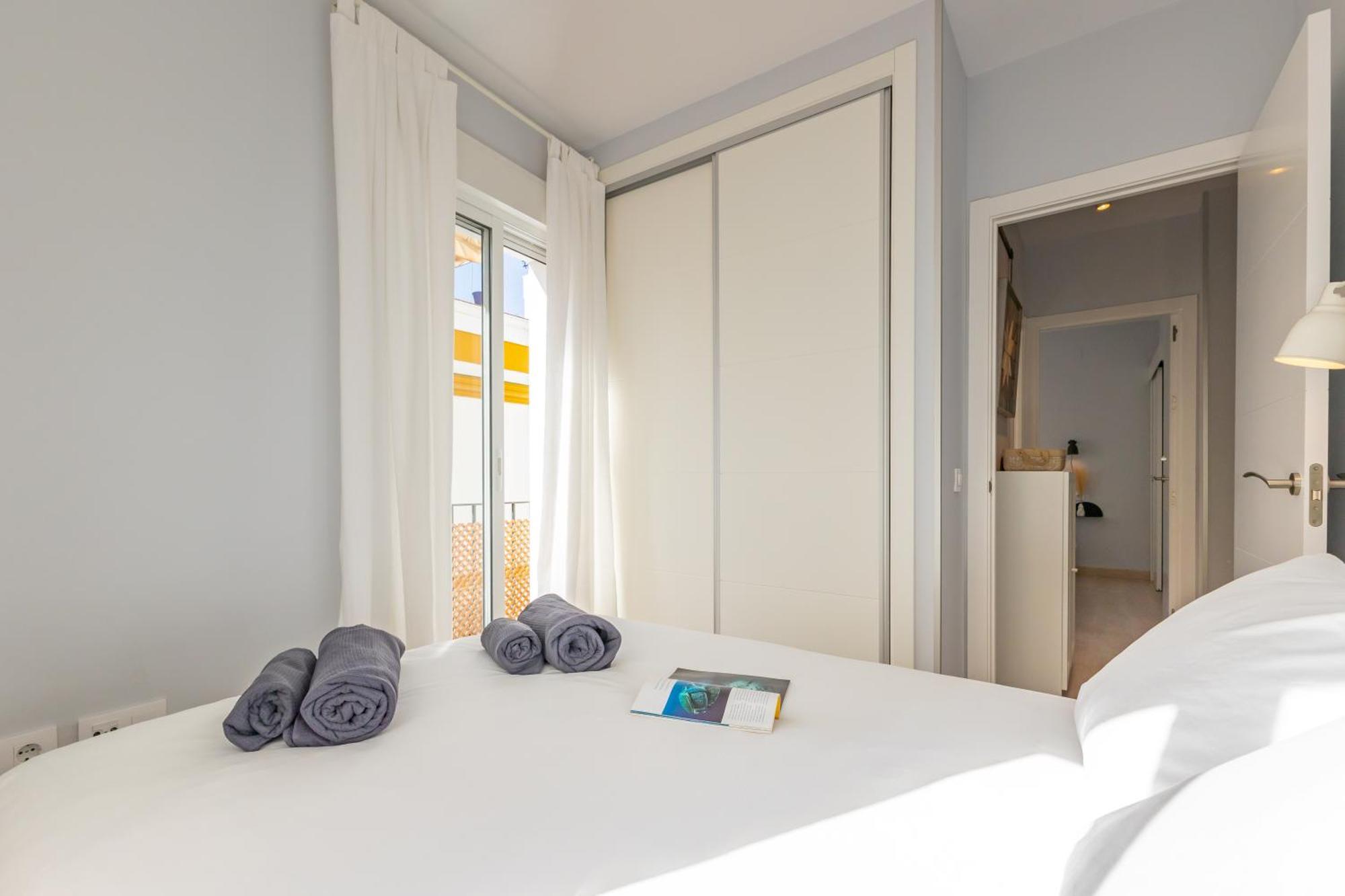 Charming 2 Bedroom Apartment At Iconic Triana Neighborhood By Ocityzen Севиля Екстериор снимка