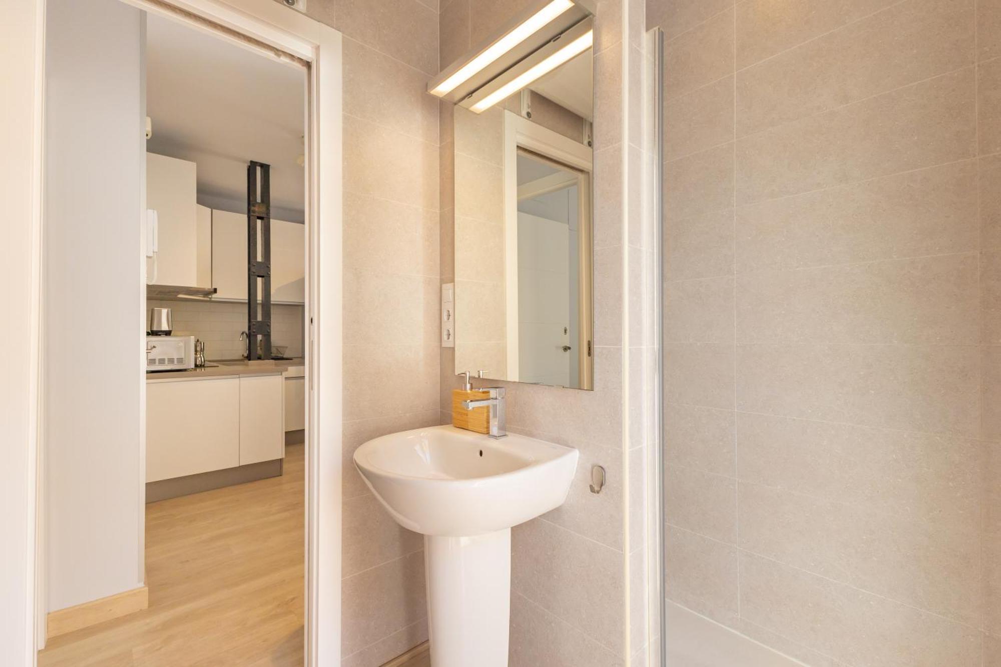 Charming 2 Bedroom Apartment At Iconic Triana Neighborhood By Ocityzen Севиля Екстериор снимка