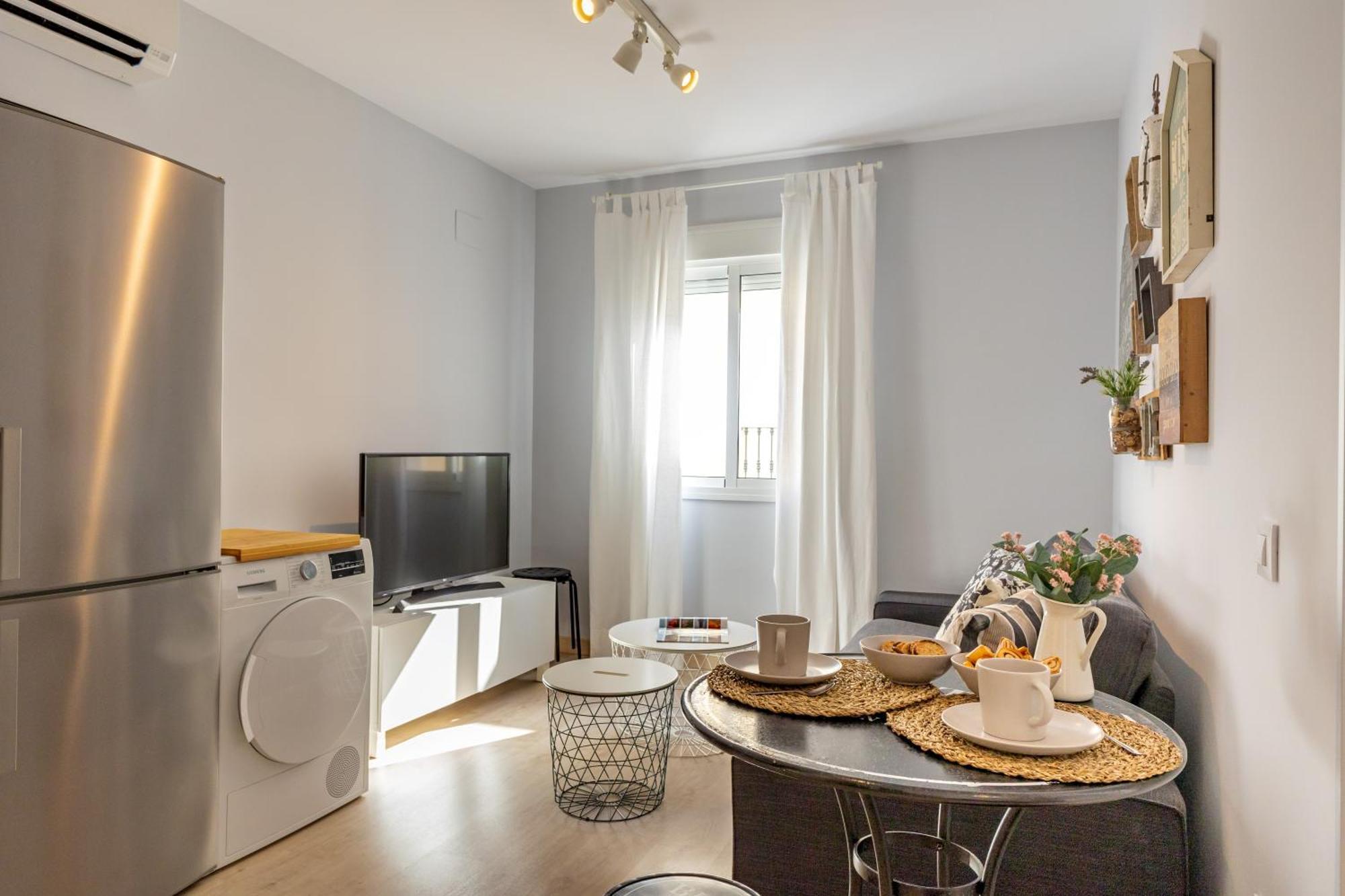 Charming 2 Bedroom Apartment At Iconic Triana Neighborhood By Ocityzen Севиля Екстериор снимка